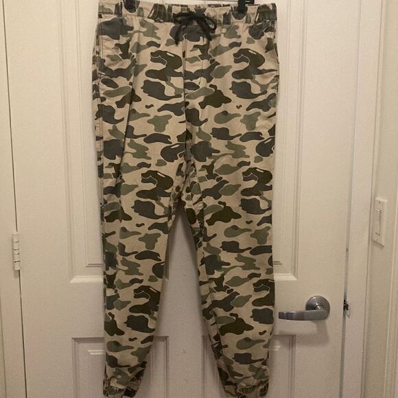Divided (H&M) Mens Camouflage Print Cotton Joggers. Size 32. - Picture 1 of 10